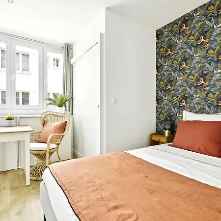 Luxury Near Eiffel Tower Apartment *